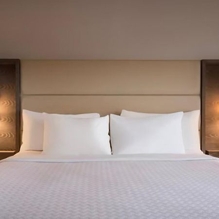 Crowne Plaza Englewood By Ihg Hotell Eksteriør bilde